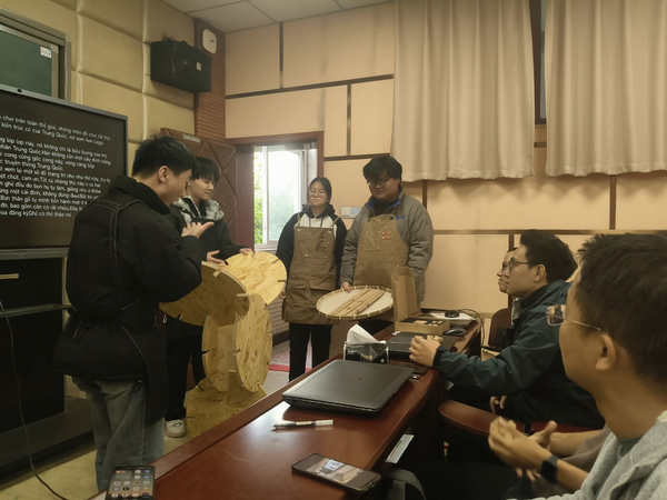 2025.11.27丝路项目搭桥梁 榫卯技艺传匠心1.png